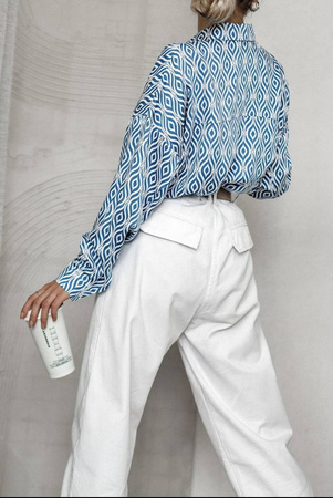 Niebieska luźna koszula damska we wzory SIMPLY