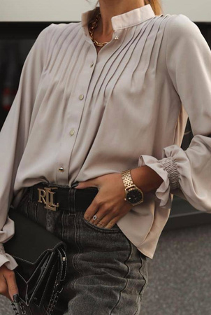 Beżowa bluzka zapinana na guzik z falbaną przy rękawach, beige