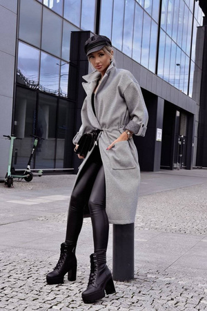 Szary płaszcz damski ze ściągaczem w talii w drobne paseczki BOSTON