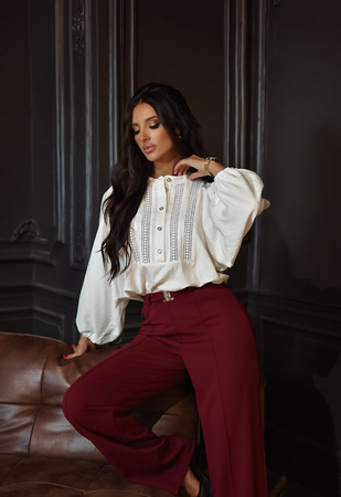 Biała koszula damska zdobiona haftem MAYA