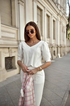 Śmietankowa bluzka damska zdobiona koronka PAULA