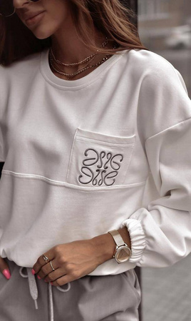 Biała bluza damska z regulowanym ściągaczem XANA VIBES