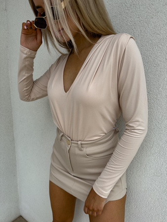 Beżowa dopasowana bluzka damska z długim rękawem i dekoltem SPICE