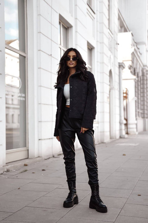 Czarna pikowana kurtka damska BOLONIA