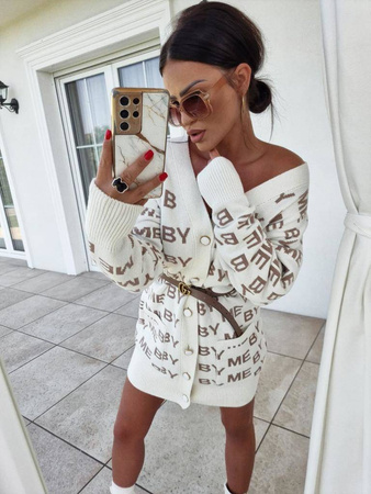 Biało-beżowy sweter damski zapinany na guziki z napisami FASHION BY ME