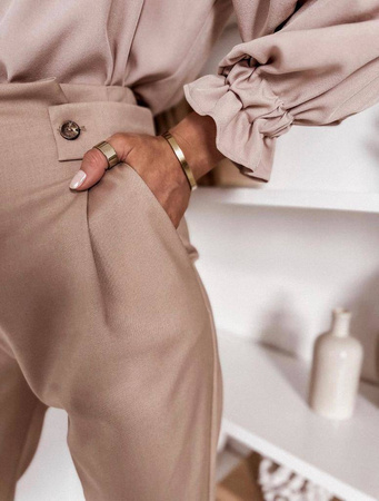 Pudrowy beż koszula damska z marszczeniem przy rękawie SIMPLY NIGHT