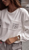 Biała bluza damska z regulowanym ściągaczem XANA VIBES