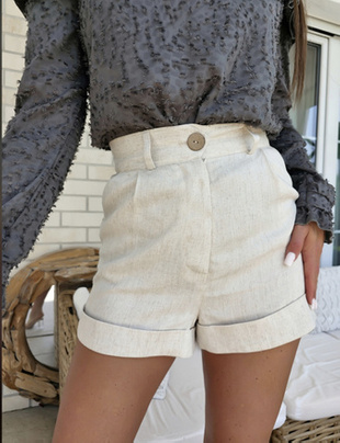 Beżowe lniane krótkie spodenki damskie  CASH