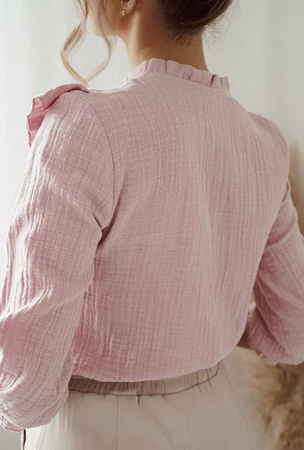 Różowa bluzka damska z rękawem 3/4 z falbaną przy dekolcie PAULA