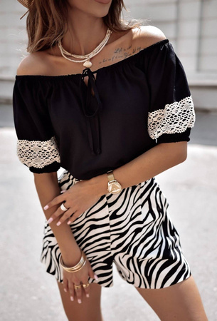 Czarna bluzka hiszpanka z wiązaniem i koronka ADELLA