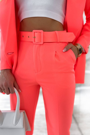 Garnitur damski w kolorze koralowego neonu żakiet i spodnie ELMA