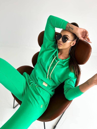 Zielona gładka bawełniana bluza damska typu kangurek APPLE LUISE