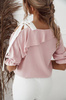 Różowa bluzka z rękawem 3/4 damska z falbaną na dekolcie i kokardą na ramieniu MIA