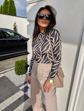 Elastyczna dopasowana bluzka damska we wzory SKIN