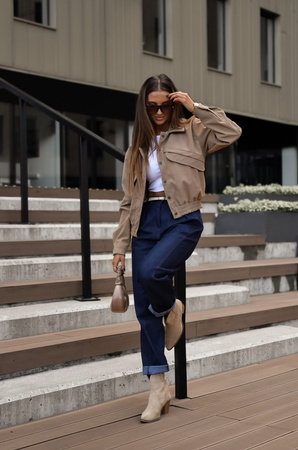 Beżowa a kurtka damska bomberka MILAGROS