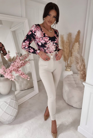 Czrna elastyczna dopasowana bluzka damska w różowe kwiaty VENEZIA