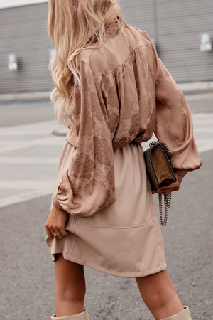 Karmelowa luźna koszula damska ze stójka SIMPLY FLOWERS