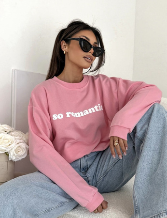 Różowa bluza damska zdobiona napisem ROMANTIC