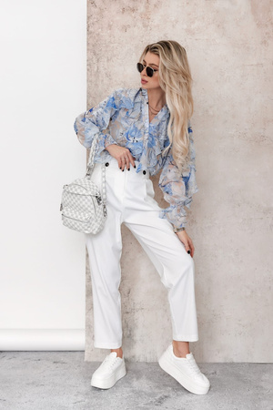 Niebiesko-biała bluzka damska w kwiaty z ozdobną falbaną MEMBER