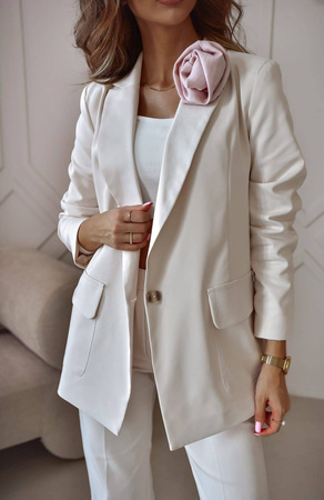 Jasno-Beżowy żakiet damski z ozdobna różą XANA BEIGE