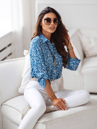 Niebieska koszula damska w drobne kwiatuszki z kieszenią i złotymi guzikami MARIA