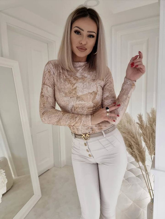 Beżowa marmurkowa dopasowana bluzka damska z półgolfem MARMURE COPY.