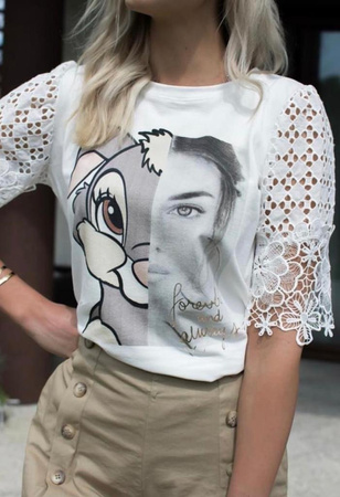 Biała - koszulka z krótkim rękawem ozdobionym koronką TWO FACES typ T-Shirt..