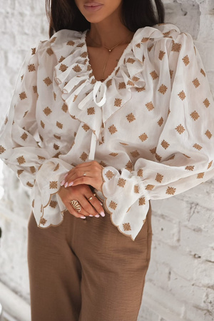 Biała haftowana  bluzka damska z ozdobną falbanką EVE