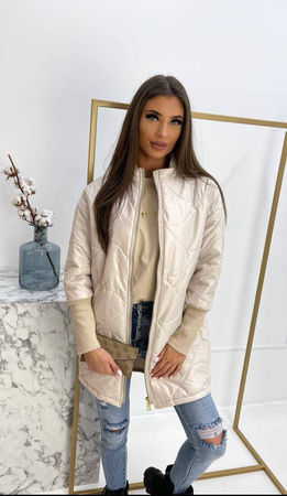 Beżowa długa pikowana kurtka damska zapinana na zamek ze stójką VANESSA