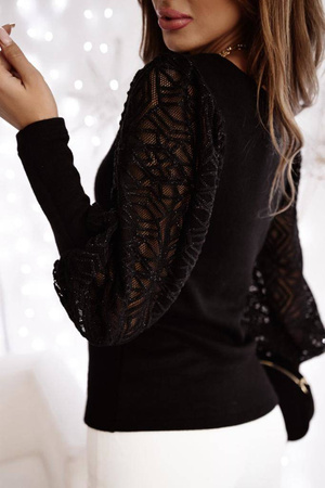 Czarny sweter damski z ażurowymi rękawami LACE MEET