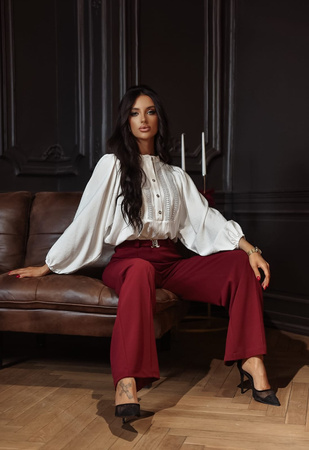 Biała koszula damska zdobiona haftem MAYA