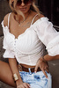 Biały, krótki top damski z dekoltem na ramiączkach w stylu hiszpanki CELIA