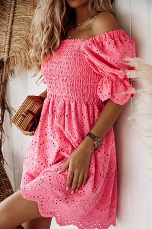 Różowa ażurowa krótka sukienka damska ze ściągaczem PINK DRESS