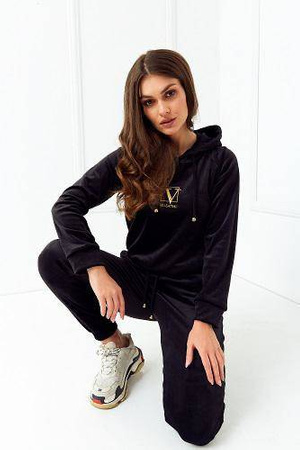 Czarny welurowy komplet dresowy damski ze złotym logo VELSATINO