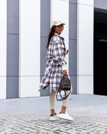 Wełniany płaszcz damski w kratę z szerokimi rękawami i wiązaniem w pasie SCOTISH