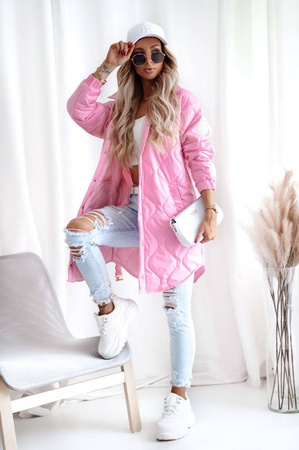 Różowy pikowany płaszcz damski z paskiem w talii MEGGI