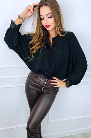 Czarna oversizeowa koszula damska z haftowanym zdobieniem przy guzikach ANGEL SHIRT