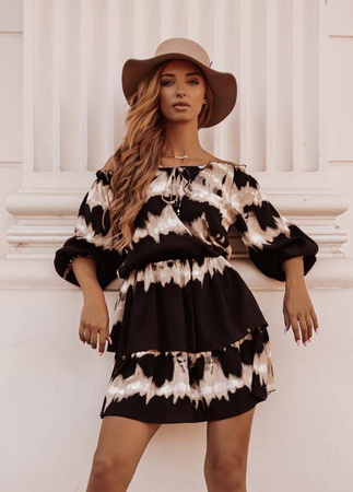 Krótka czarna sukienka hiszpanka, zdobiona falbanami z dłuższym rękawem PRESTIGE AFTER SUMMER