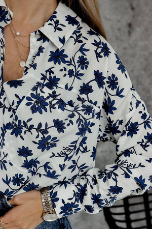 Biała oversizeowa koszula w niebieskie kwiaty SIMPLY CARNATION