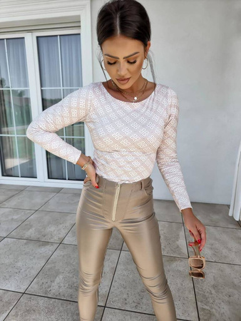 Beżowo-biała elastyczna dopasowana bluzka damska we wzory LEJDI II