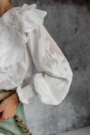 Biała koszula damska z falbanami i srebrną nitką SIMPLY CROWN