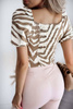 Brązowo-biała bluzka damska z krótkim rękawem i wiązaniem na dekolcie w zwierzęcy print ZEBRA XANA
