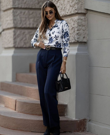 Biała koszula damska w granatowe kwiaty MARIA