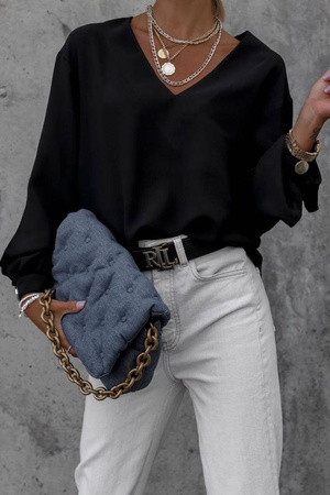 Czarna koszulowa bluzka damska z dekoltem i wycięciami przy rękawach MAROON WINGS