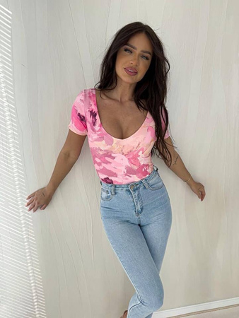 Kolorowa dopasowana bluzka damska z krótkim rękawem i dekoltem UNIQUE PINK