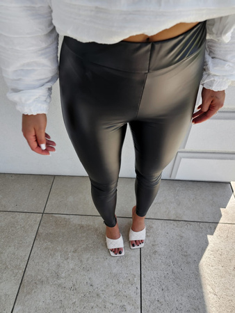 Czarne legginsy damskie z imitacji skóry LEATHER