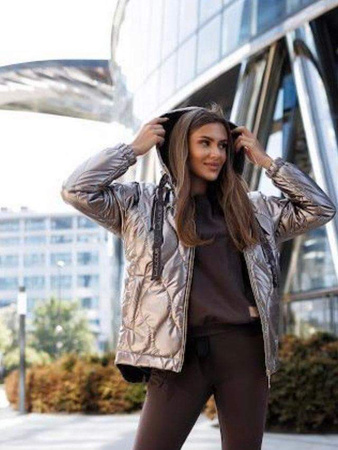 Metaliczna pikowana kurtka damska z kapturem w kolorze capuccino LALOUS GLAM