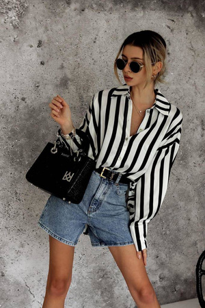 Biało-czarna oversizeowa koszula damska w pionowe paski SIMPLY STRIPES