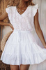 Biała ażurowa krótka sukienka damska z falbaną i wiązaniem w pasie LARA