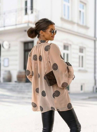 Beżowa luźna bluzka damska mgiełka w czarne haftowane wzory COCOMORE TRENDY